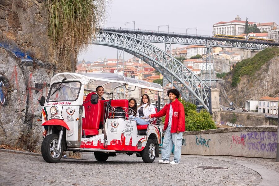 Porto: Tuk tuk Tours with Port Wine Tasting - Key points before you book