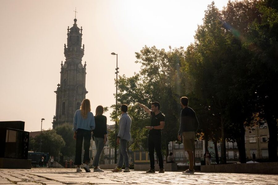 Porto: Walking Tour, Lello Bookshop, Boat and Cable Car - Starting at Largo Amor de Perdição