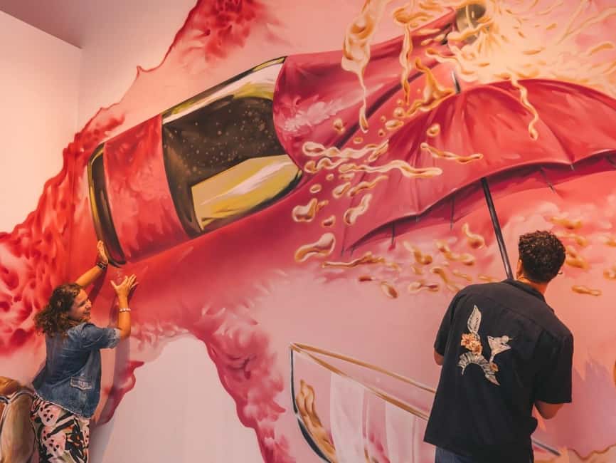 Porto: WOW Pink Palace Entry Ticket & Tasting - Why the Photo Opportunities Matter