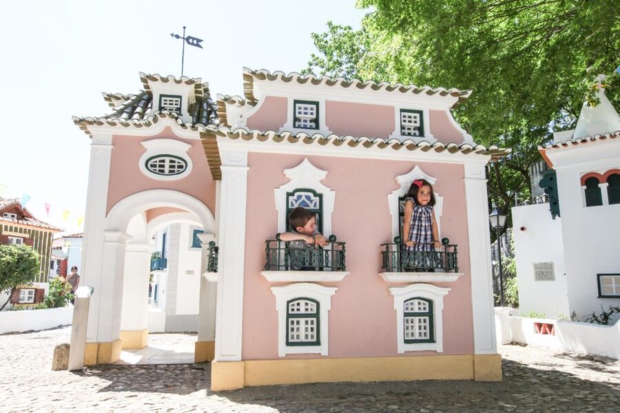 Portugal dos Pequenitos entry ticket - The architects behind the tiny buildings