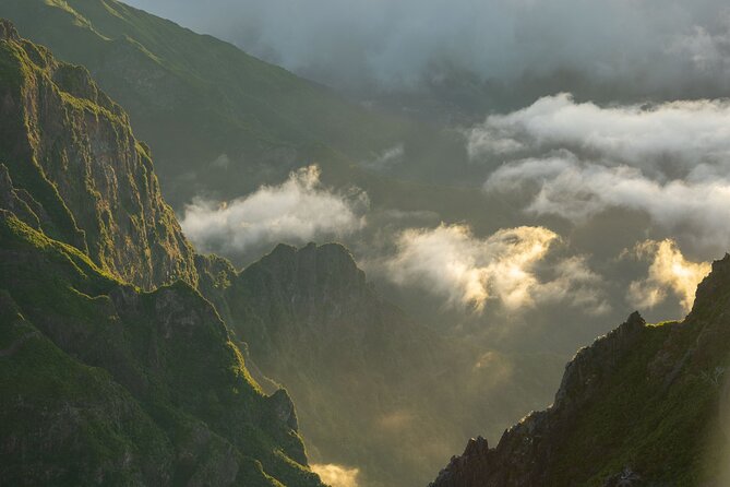 PR1 Sunrise Pico do Arieiro Self-Guided Hiking Transfer - Clothing, footwear, and fitness advice