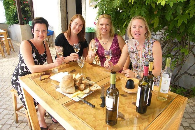 Private Lisbon Arrabida Wine Tour: Food & Wines, Mountain and Sea - Choosing between Bacalhoa and José Maria da Fonseca