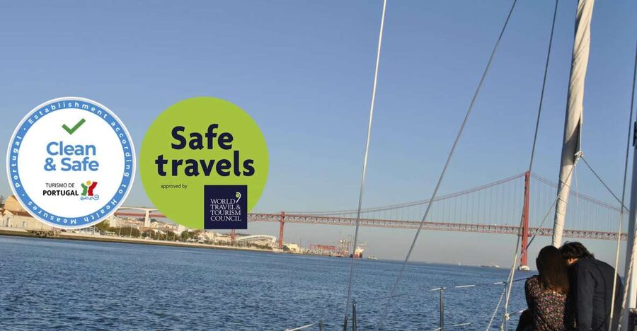 Private Romantic cruise with sparkling wine- 2-Hour- Lisbon - Two Hours of Coastline and Skyline Views