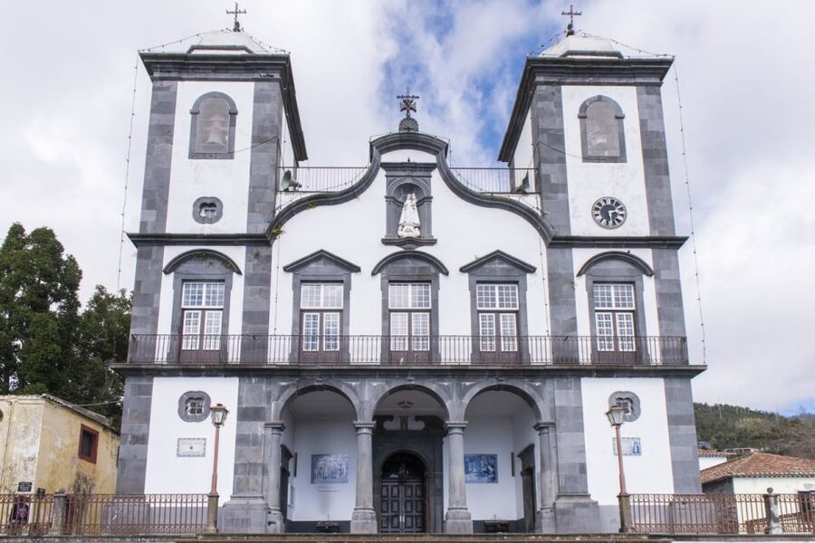 Private tour:Tuk Tuk Ride to Monte Funchal Toboggans - Price, timing, and group size
