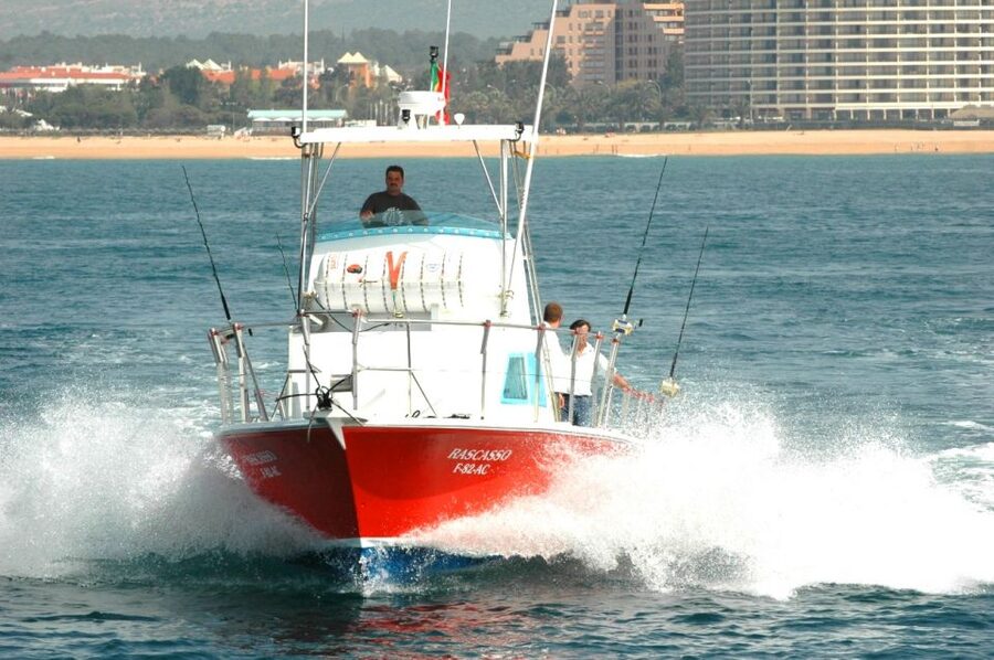 Quarteira: Algarve Reef Fishing Boat Trip with Gear - Meeting the boat at Quarteira