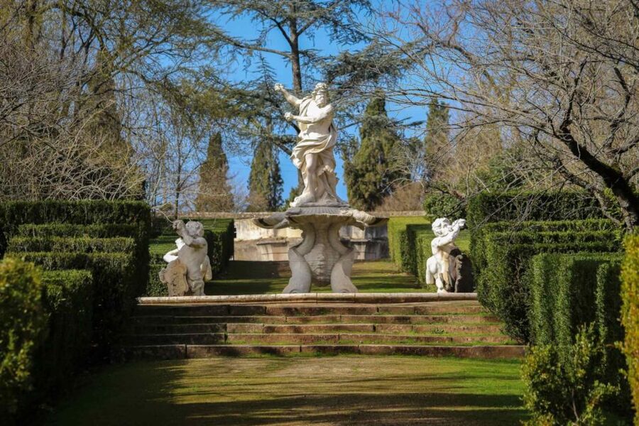 Queluz: National Palace and Gardens E-Ticket & Audio Guide - Timing, queues, and what to carry