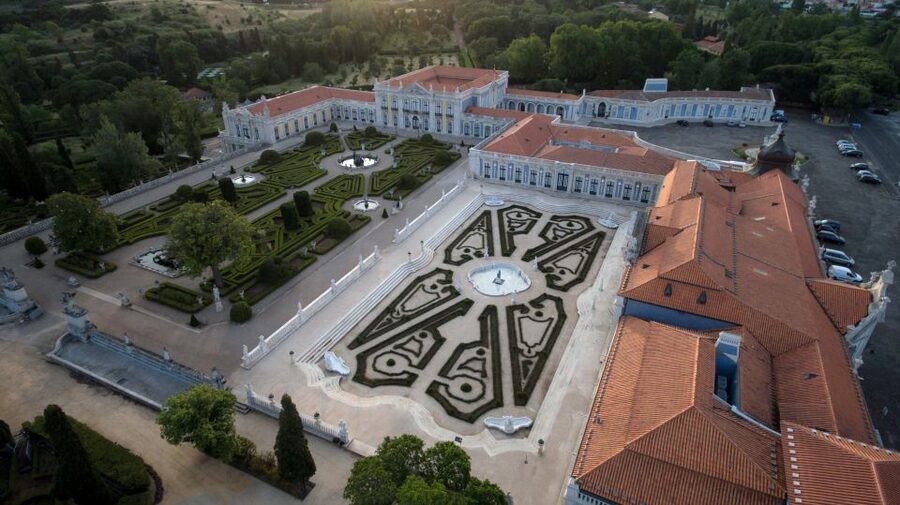 Queluz National Palace & Gardens Ticket - Entering the palace and using the $7 ticket