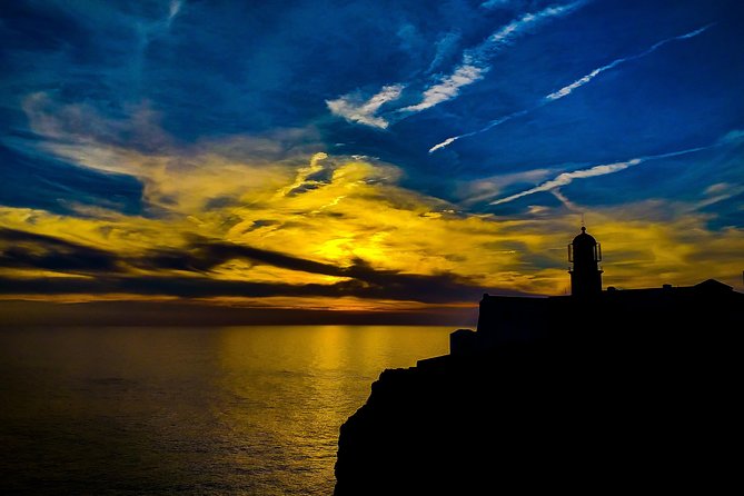 Sagres Sunset Small Group Tour from Lagos - What the minivan setup means for you