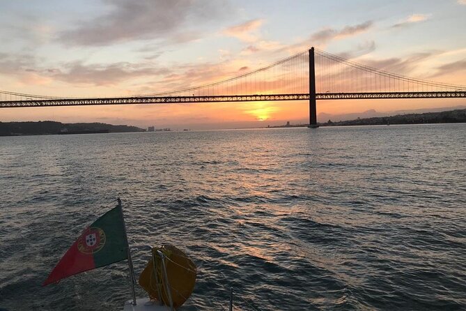 Sailboat Tour in Lisbon with drinks included | Morning and Sunset - What this Lisbon sailing experience is really like