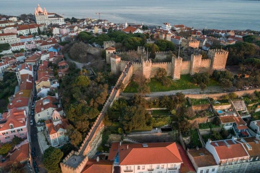 São Jorge Castle Skip-the-line Entry Ticket - Exploring the medieval castle complex