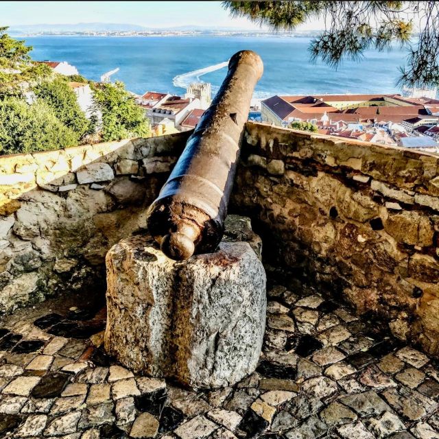 São Jorge Castle Skip-the-line Entry Ticket - The 360-degree views over Lisbon and the Tagus