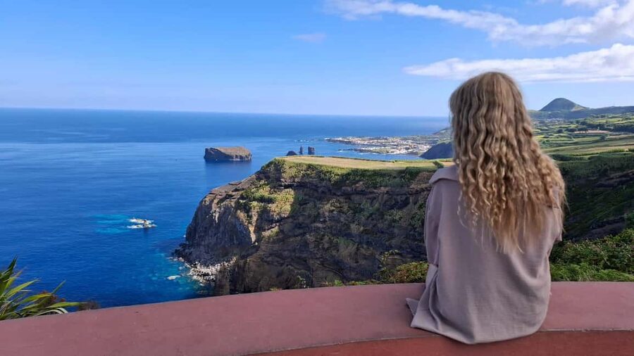 São Miguel: 2-Day Island Tour, Tea & Pineapple Plantation - The guide can make or break a long van day