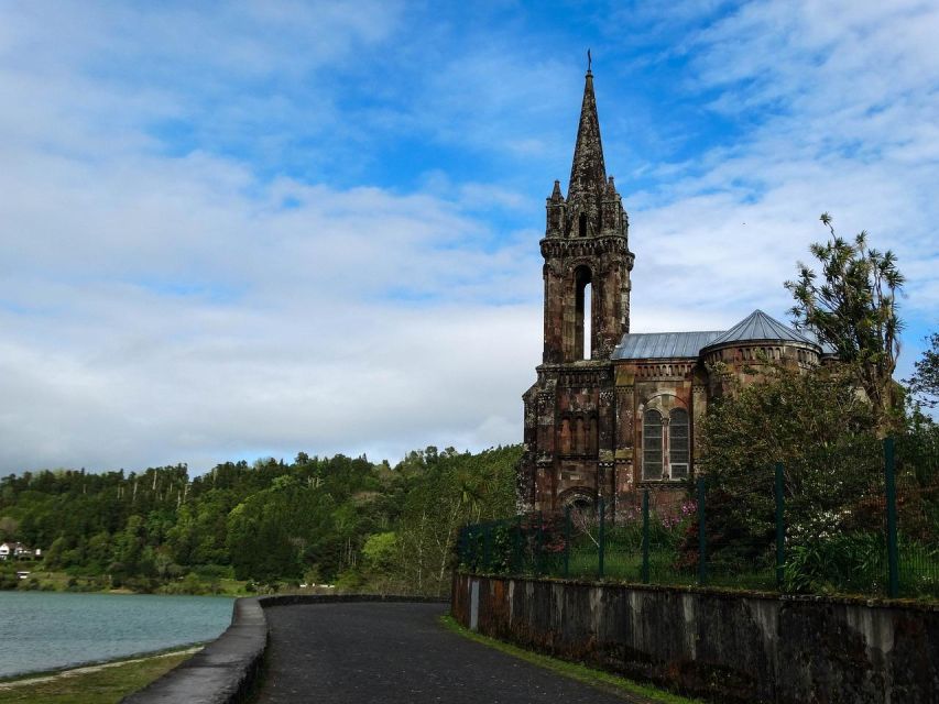 São Miguel: 2-Day Island Tour, Tea & Pineapple Plantation - Who should book this tour?