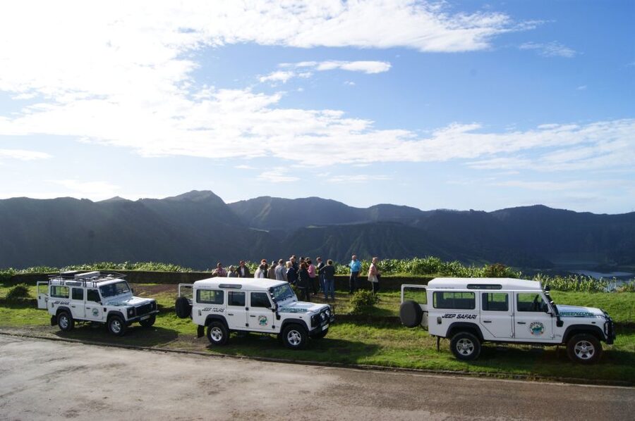 São Miguel, Azores: Sete Cidades Half-Day Jeep Tour - Seeing the green and blue lakes from above