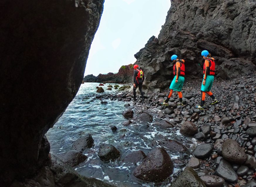 São Miguel: Coasteering Experience in Caloura - Getting there and choosing your tour