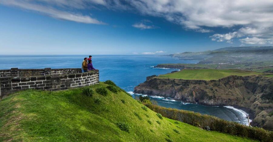 São Miguel East: Full-Day Van Tour with Lunch - Starting at Santa Iria Lookout