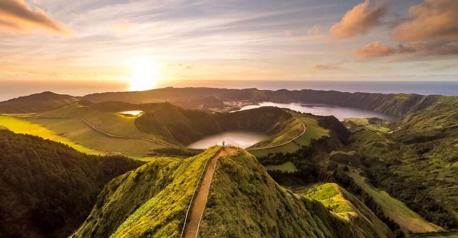 São Miguel: Full-Day Tour to Sete Cidades and Lagoa do Fogo - Pico do Carvão and the first wide island views