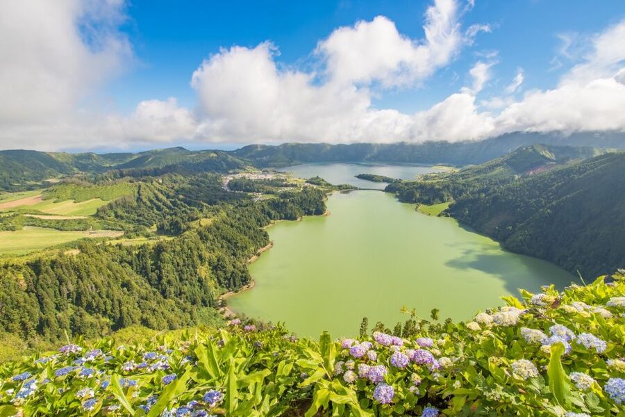 São Miguel: Full-Day Tour to Sete Cidades and Lagoa do Fogo - Inside the crater at Sete Cidades