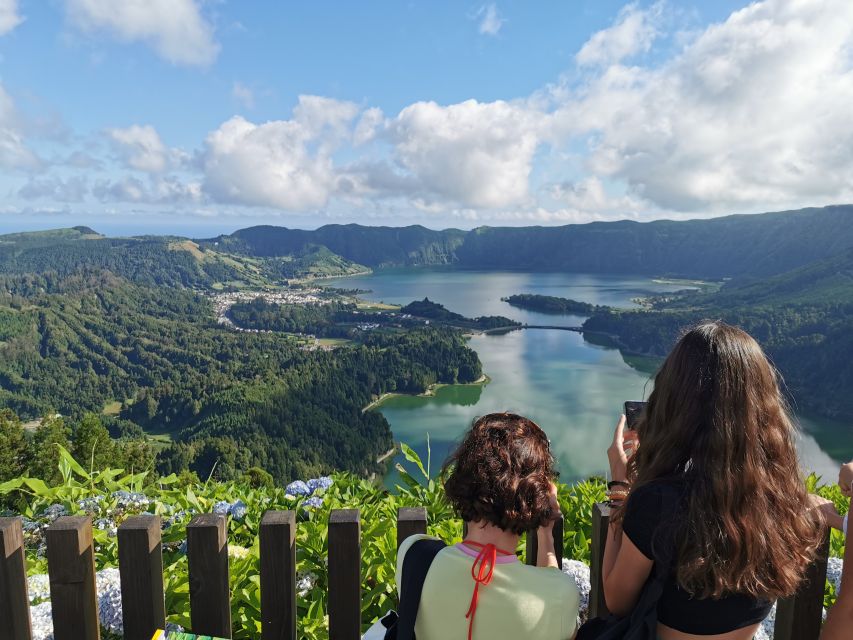São Miguel Island: 2-Day Guided Island Tour with Meal Add-on - Tea, liquor, and the small local stops