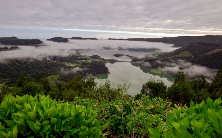 São Miguel Island: Full-Day Sete Cidades Tour - Pico do Carvão: a quick opening view