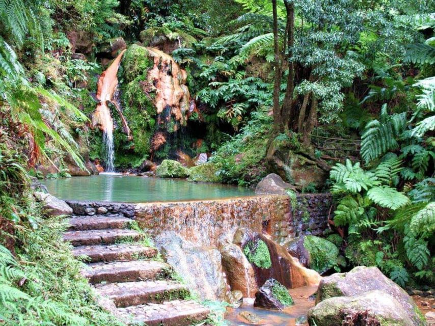 São Miguel: Sete Cidades and Lagoa do Fogo Full-Day Tour - Caldeira Velha and the hot spring waterfall