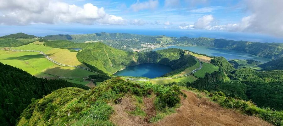 São Miguel: Sete Cidades and Lagoa do Fogo Full-Day Tour - Morning pickup and the pineapple greenhouses