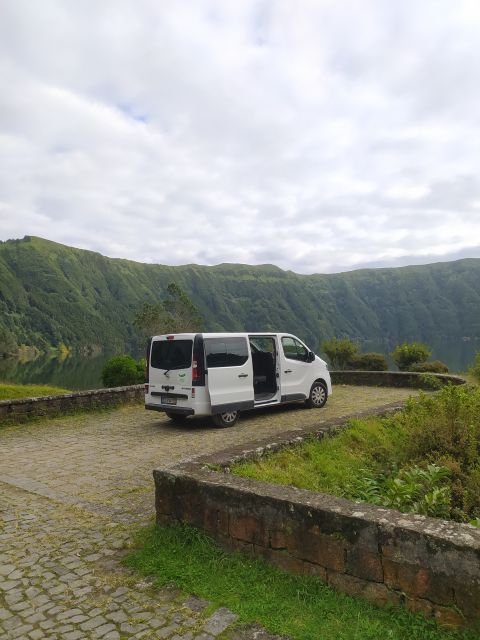 São Miguel: Sete Cidades & Lagoa do Fogo Tour with Lunch - Pico do Carvão opens the day with island-wide views