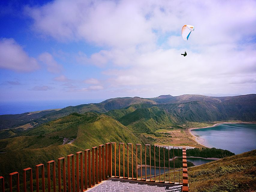 São Miguel West: Sete Cidades and Fogo Tour with Lunch - Inside the Sete Cidades volcanic crater