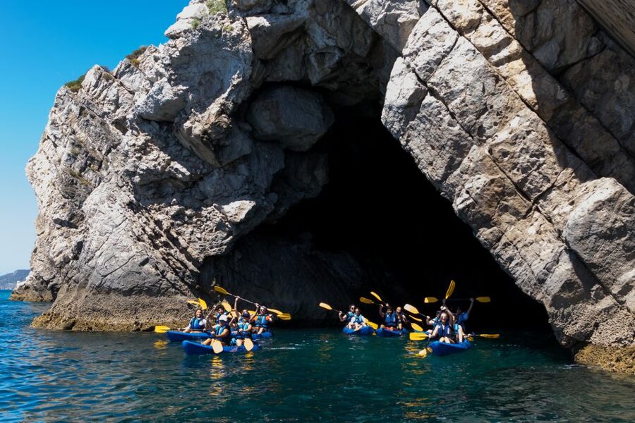 Sesimbra: Arrabida Natural Park & Caves Guided Kayaking Tour - Paddling through Arrábida’s rocky coast