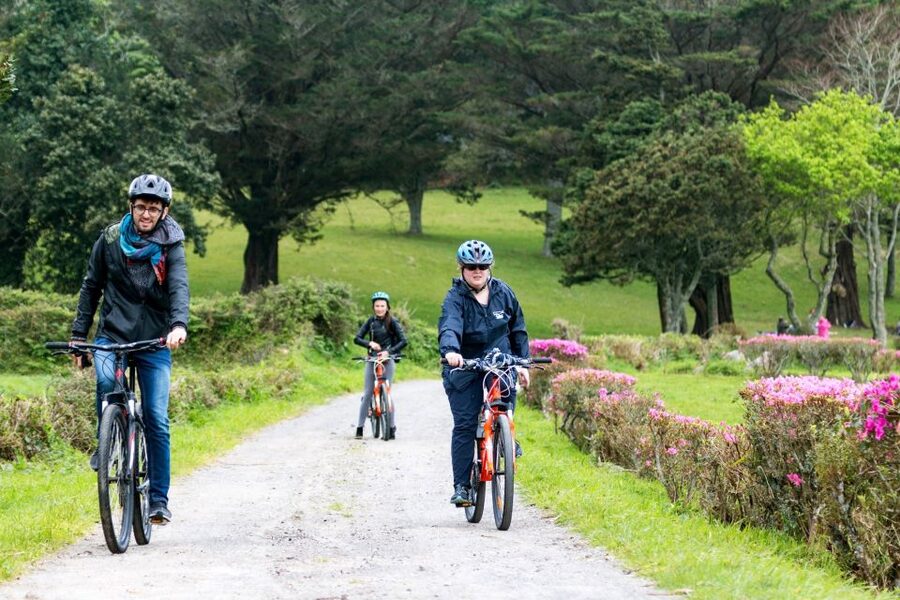 Sete Cidades: Kayaking and Biking Adventure - Starting beside Lagoa das Sete Cidades
