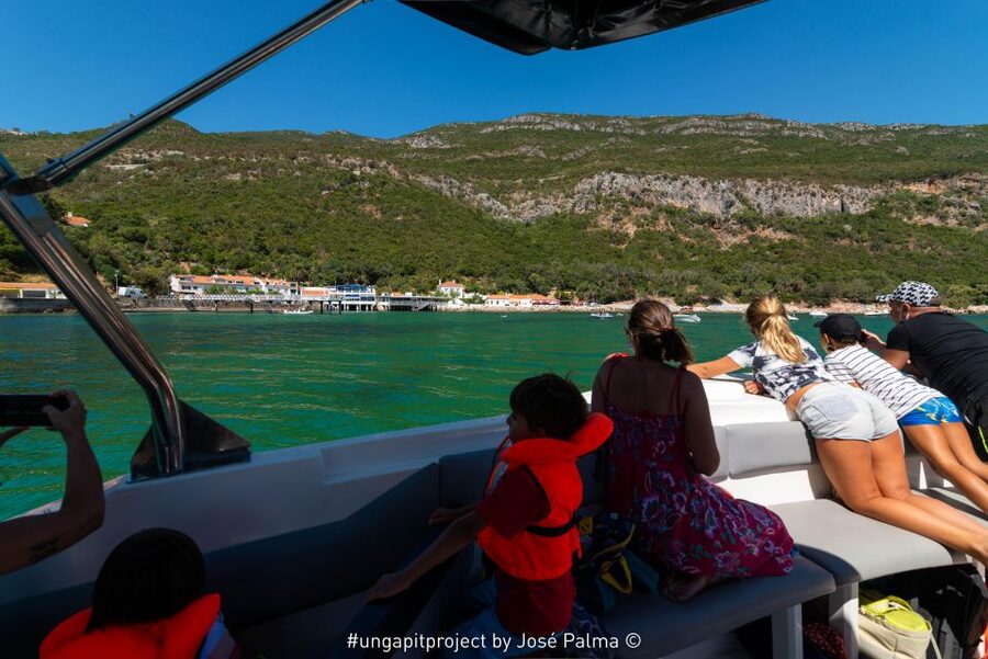 Setúbal: Dolphin-Watching Boat Tour - Figueirinha, Galapos, and the turquoise coast
