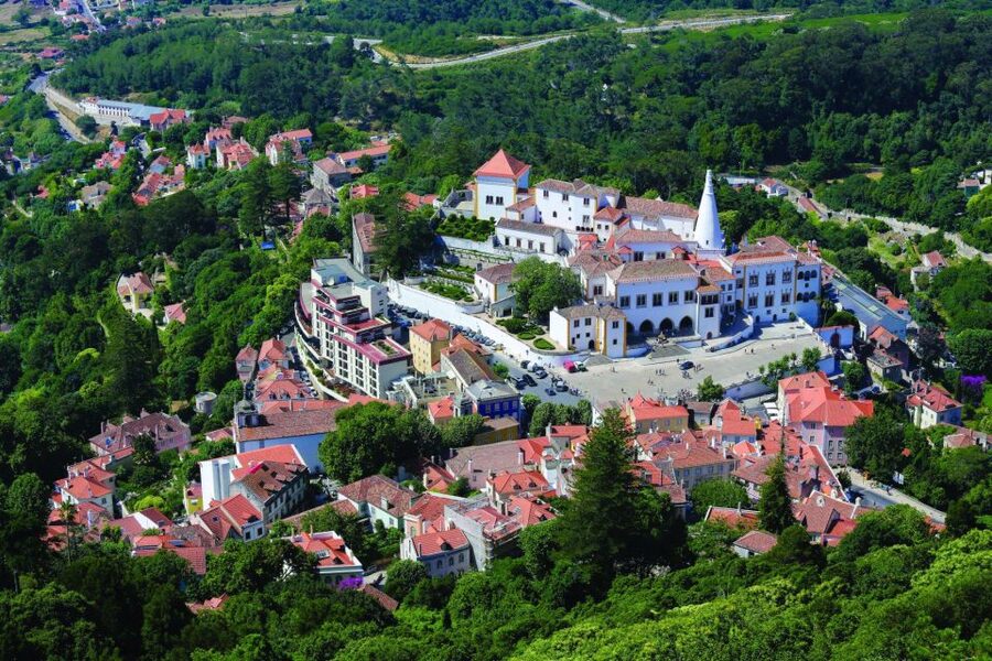 Sintra and Cascais: Full Day Tour - The coastal start through Estoril