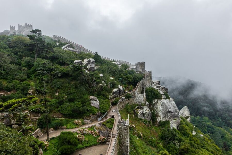 Sintra: Castle of the Moors & Quinta Entry with Audio Guides - Who should book this experience?