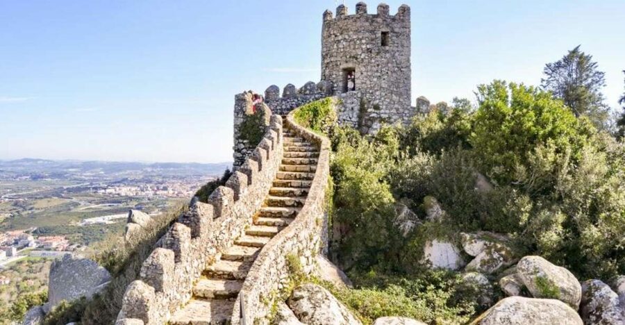 Sintra: Castle of the Moors Skip-the-Line Ticket+Audio Guide - Reaching the castle above Sintra