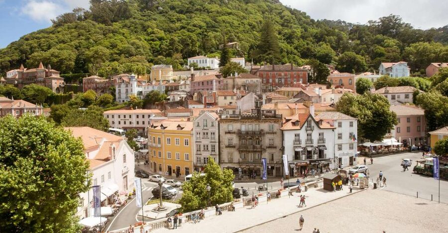 Sintra: Half-Day Tour with Royal Palace Ticket - Sintra Village and the Piriquita pastry stop