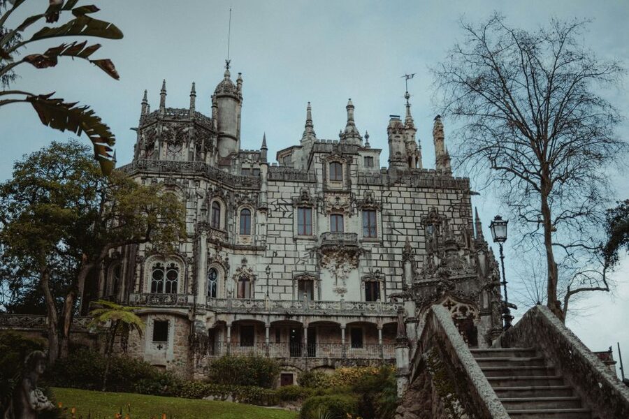 Sintra: Historical Jeep Tour - Quinta da Regaleira and the Initiation Well