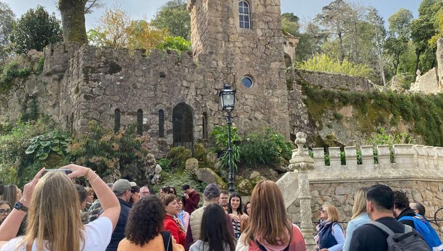 Sintra/Lisbon: Sintra & Quinta da Regaleira Tour with Ticket - How much time you get inside Regaleira