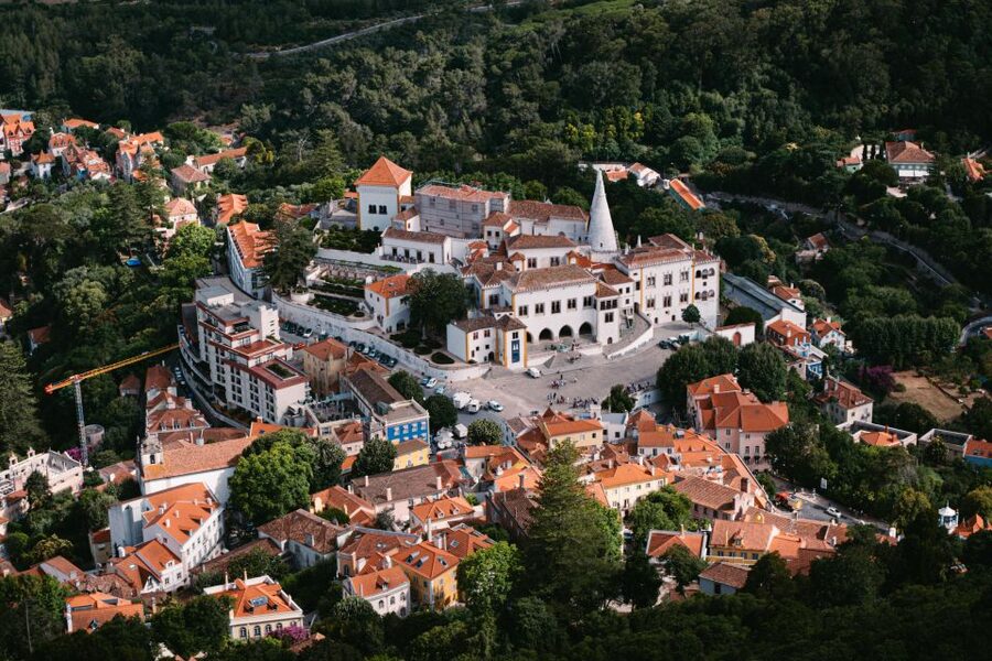 Sintra/Lisbon: Sintra & Quinta da Regaleira Tour with Ticket - Choosing Lisbon or Sintra as your starting point
