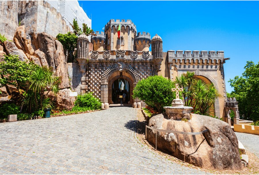 Sintra: Pena Palace, Quinta da Regaleira, Cabo da Roca and Cascais - The 9:00 start at HF Fénix Lisboa