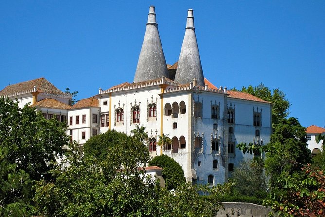 Sintra, Pena Palace, Quinta da Regaleira & Cascais Group Tour - Quinta da Regaleira and the Initiation Well