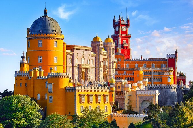 Sintra, Pena Palace, Quinta da Regaleira & Cascais Group Tour - Cascais for beaches, streets, and lunch