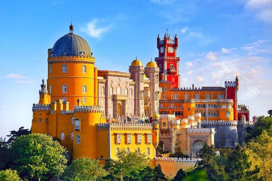 Sintra: Private Sightseeing Tuk Tuk Tour - Biester Palace, viewpoints, and the hill country