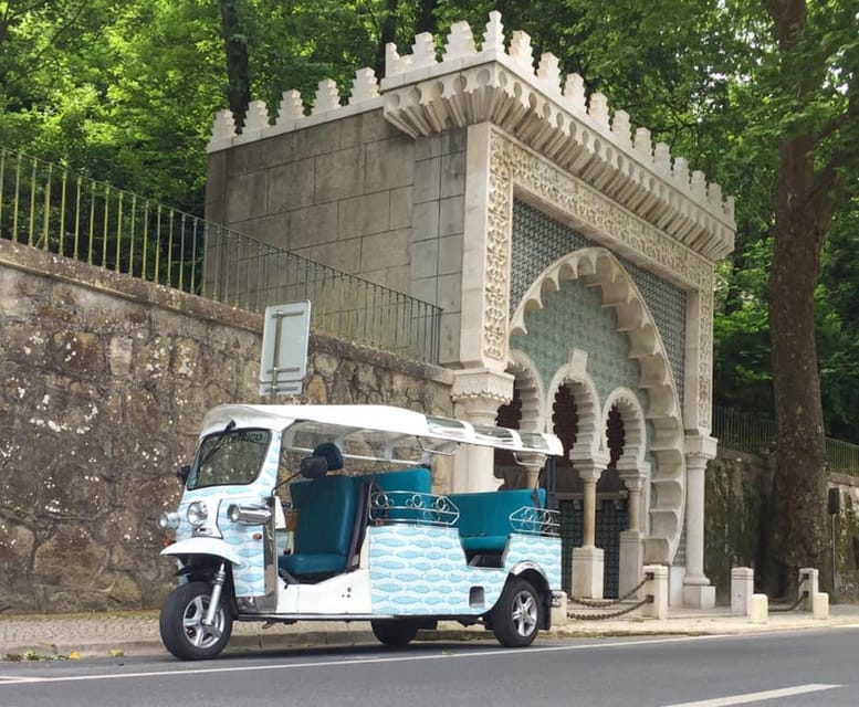 Sintra: Private Sightseeing Tuk Tuk Tour - Meeting in Sintra and choosing your route