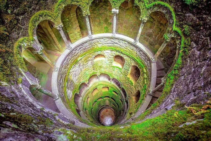 Sintra: Quinta da Regaleira Entry Ticket and Guided Tour - Descending into the Initiation Wells
