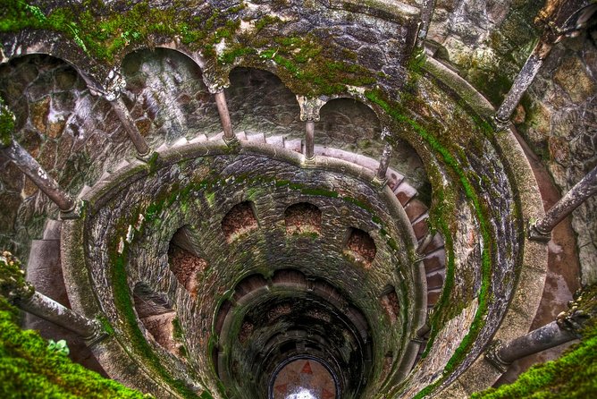 Sintra Small-Group Tour: Let the Fairy Tale Begin with Pick Up - Sintra’s historic center and the travesseiro