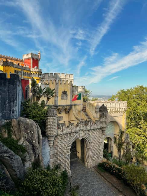 Sintra: The Romantic Village – Private Half-Day Guided Tour - Fonte Mourisca and the smaller stops