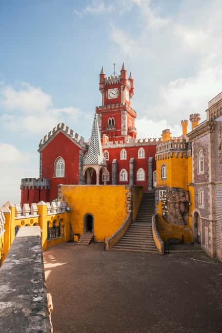 Sintra: The Romantic Village – Private Half-Day Guided Tour - Starting with Fonte da Sabuga and the old village