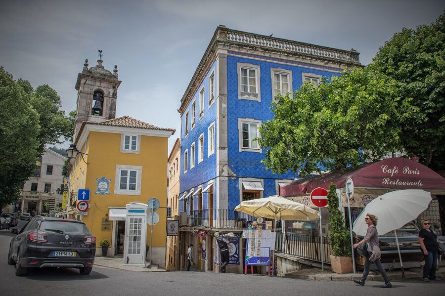 Sintra: Walking Tour with Palace, Castle, and Old Town Visit - Meeting at Sintra station and heading uphill