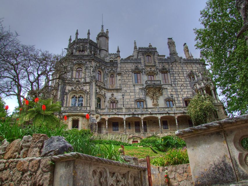 Sintra with a guide: Pena, Regaleira, Roca and Cascais - Key points to know before booking