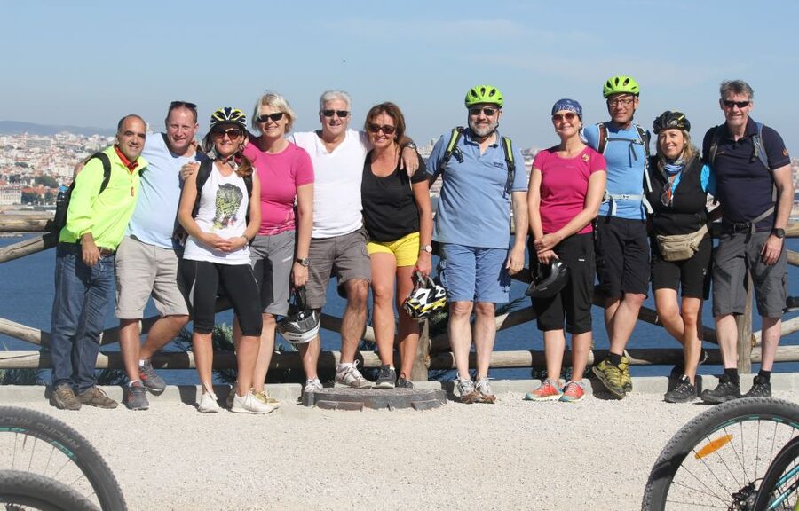 South Lisbon: 3-Hour Christ the King Electric Bike Tour - Coffee and views at Casa da Cerca